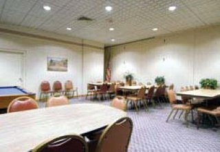 Imagen de los interiores del Hotel Howard Johnson Inn. Foto 4