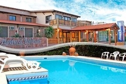 Imagen de la piscina del Hotel Howard Johnson Inn Mina Clavero. Foto 4