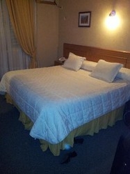 Imagen de la habitación del Hotel Howard Johnson Inn Mina Clavero. Foto 2