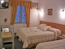 Imagen de la habitación del Hotel Howard Johnson Inn Mina Clavero. Foto 3