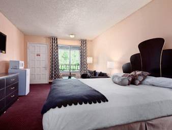 Imagen de la habitación del Hotel Howard Johnson Inn Stockton. Foto 12