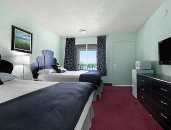 Imagen de la habitación del Hotel Howard Johnson Inn Stockton. Foto 15