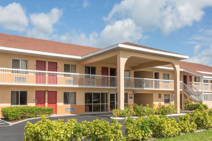 Imagen general del Hotel Howard Johnson Inn Vero Beach/I-95. Foto 1