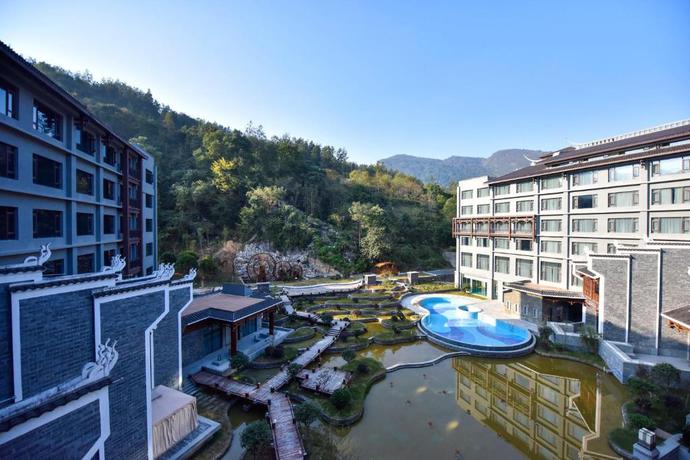 Imagen de los exteriores del Hotel Howard Johnson Neodalle Resort Zhangjiajie. Foto 17