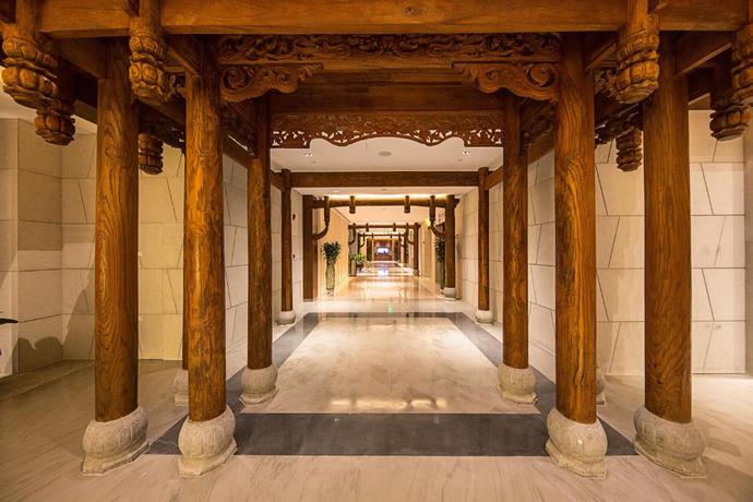 Imagen de los exteriores del Hotel Howard Johnson Neodalle Resort Zhangjiajie. Foto 18