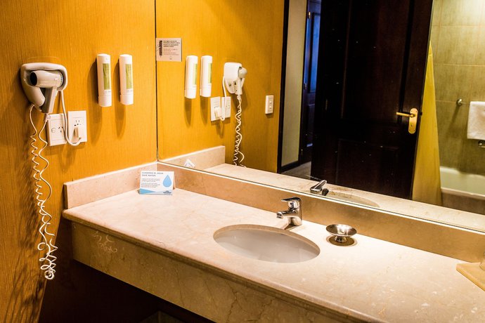 Imagen de la habitación del Hotel Howard Johnson Plaza Buenos Aires Florida Street By Wyndham. Foto 7