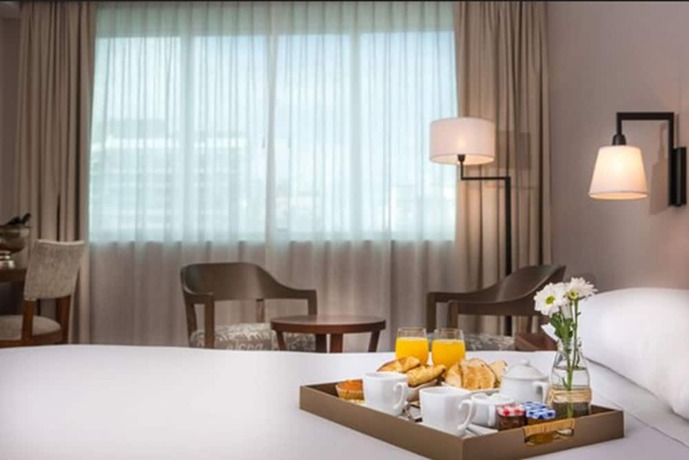 Imagen de la habitación del Hotel Howard Johnson Plaza By Wyndham Buenos Aires. Foto 3