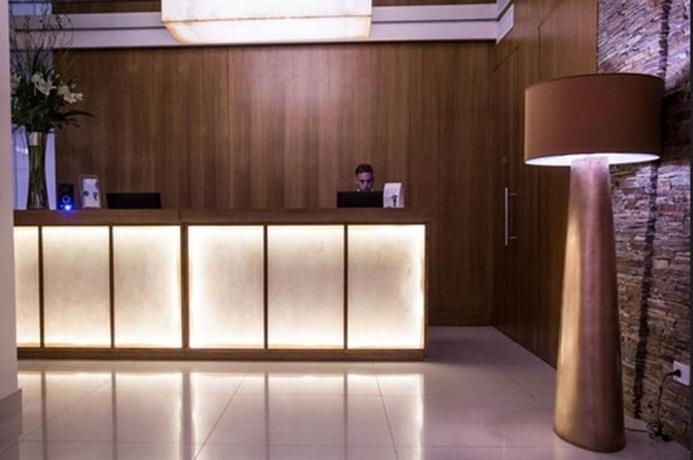 Imagen de los interiores del Hotel Howard Johnson Plaza By Wyndham Buenos Aires. Foto 19