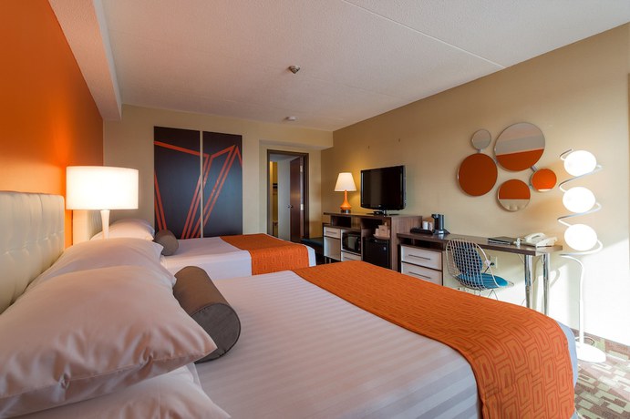 Imagen de la habitación del Hotel Howard Johnson Plaza By Wyndham By The Falls Niagara Falls. Foto 7