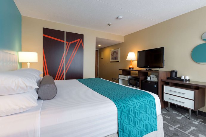 Imagen de la habitación del Hotel Howard Johnson Plaza By Wyndham By The Falls Niagara Falls. Foto 10