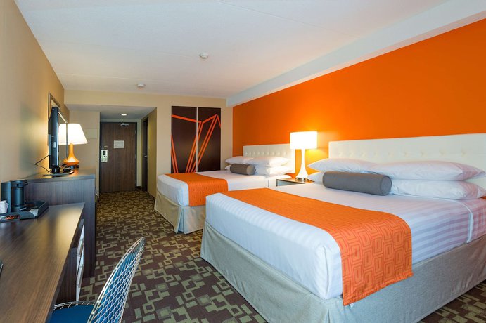 Imagen de la habitación del Hotel Howard Johnson Plaza By Wyndham By The Falls Niagara Falls. Foto 16