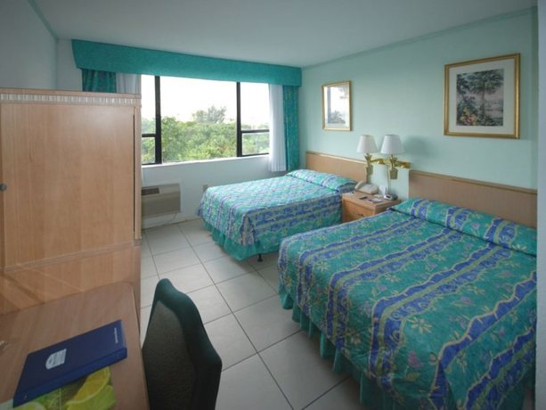 Imagen de la habitación del Hotel Howard Johnson Plaza Miami Beach North. Foto 5