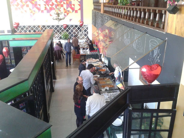 Imagen del bar/restaurante del Hotel Howard Johnson Plaza Zacatecas. Foto 3