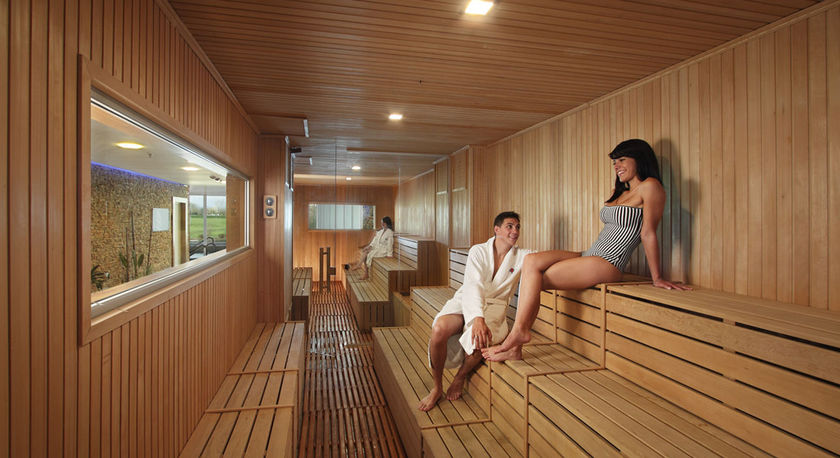 Imagen de los interiores del Hotel Howard Johnson Resort Spa Y Convention Center Luja. Foto 11