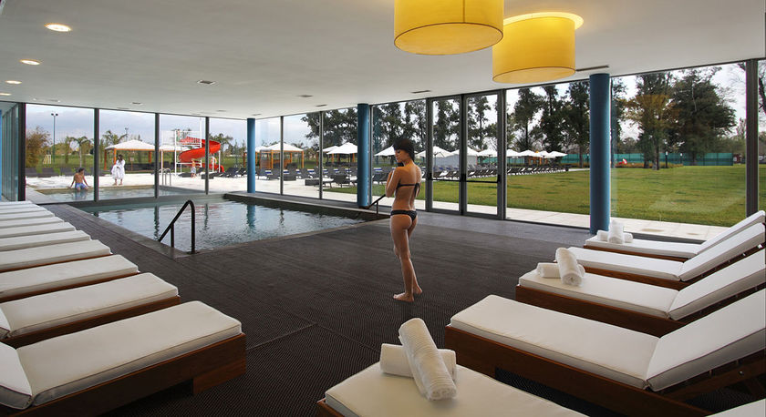 Imagen de los interiores del Hotel Howard Johnson Resort Spa Y Convention Center Luja. Foto 12