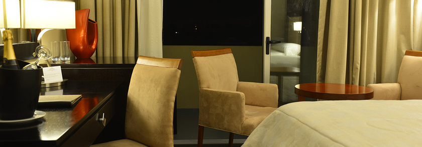 Imagen de la habitación del Hotel Howard Johnson Resort Spa Y Convention Center Luja. Foto 8