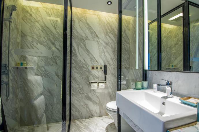 Imagen de los interiores del Hotel Howard Johnson Riverview. Foto 15