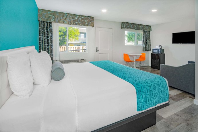 Imagen de la habitación del Hotel Howard Johnson Suites by Wyndham San Diego Chula Vista/BayFt. Foto 1