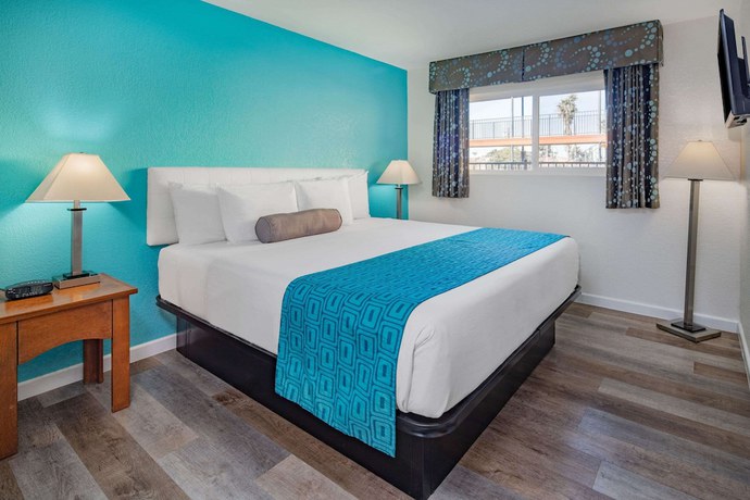 Imagen de la habitación del Hotel Howard Johnson Suites by Wyndham San Diego Chula Vista/BayFt. Foto 2