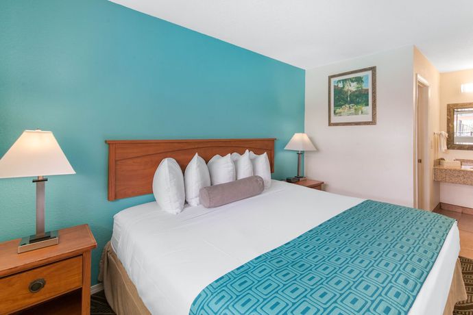 Imagen de la habitación del Hotel Howard Johnson Suites by Wyndham San Diego Chula Vista/BayFt. Foto 7