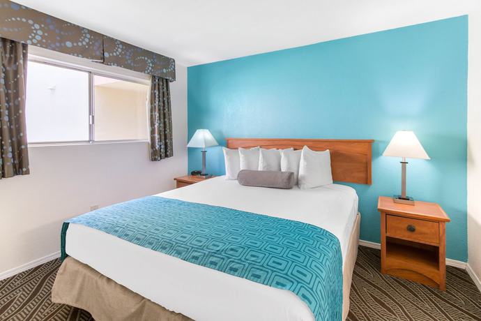 Imagen de la habitación del Hotel Howard Johnson Suites by Wyndham San Diego Chula Vista/BayFt. Foto 8