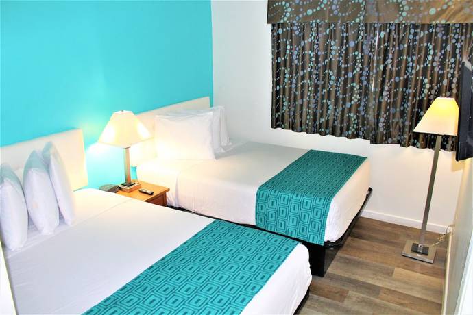 Imagen de la habitación del Hotel Howard Johnson Suites by Wyndham San Diego Chula Vista/BayFt. Foto 18