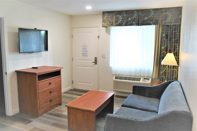 Imagen de la habitación del Hotel Howard Johnson Suites by Wyndham San Diego Chula Vista/BayFt. Foto 19