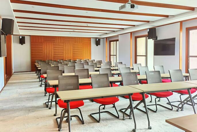 Imagen general del Hotel Howard Johnson The Bund Hotel Gasa. Foto 5