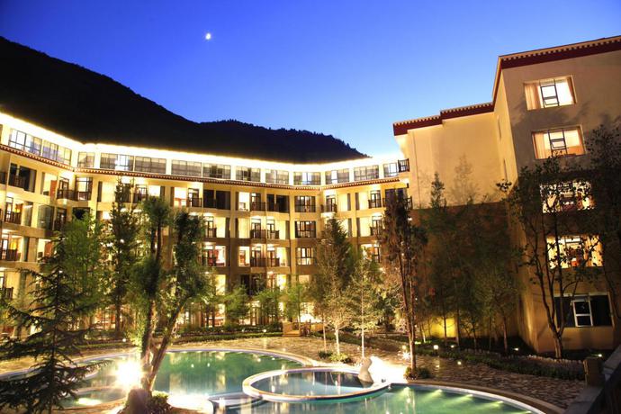 Imagen general del Hotel Howard Johnson Tianyuan Resort Jiuzhaigou. Foto 1