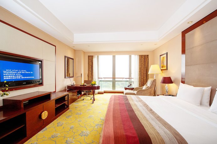 Imagen de la habitación del Hotel Howard Johnson Tropical Garden Plaza Kunming. Foto 19