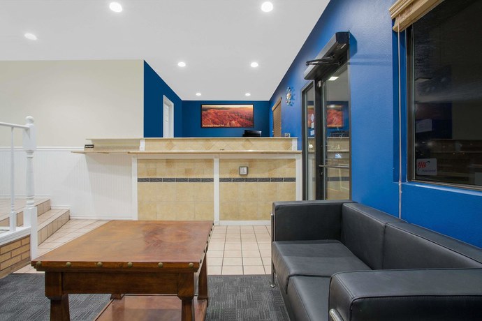 Imagen de los interiores del Hotel Howard Johnson and Suites by Wyndham St. George. Foto 19