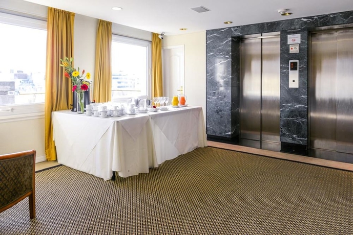 Imagen del bar/restaurante del Hotel Howard Johnson by Wyndham 9 De Julio Avenue. Foto 2