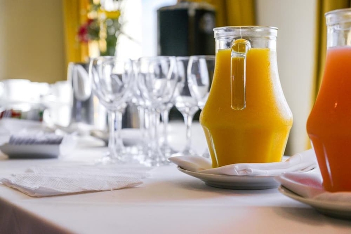 Imagen del bar/restaurante del Hotel Howard Johnson by Wyndham 9 De Julio Avenue. Foto 4