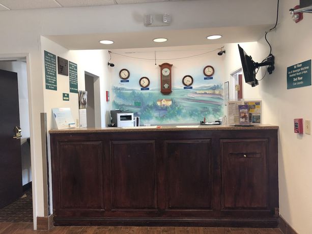 Imagen de los interiores del Hotel Howard Johnson by Wyndham Airport. Foto 20