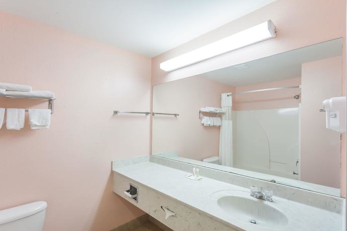 Imagen de la habitación del Hotel Howard Johnson by Wyndham Airport. Foto 5