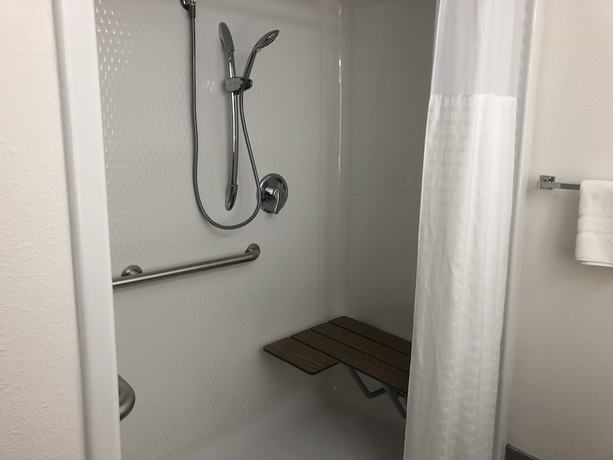 Imagen de la habitación del Hotel Howard Johnson by Wyndham Airport. Foto 8