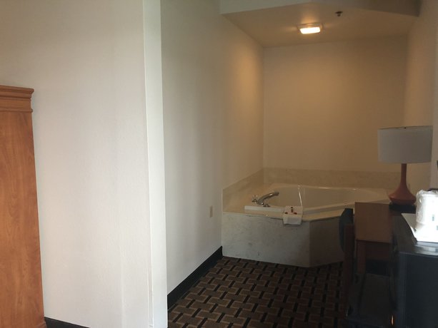 Imagen de la habitación del Hotel Howard Johnson by Wyndham Airport. Foto 11