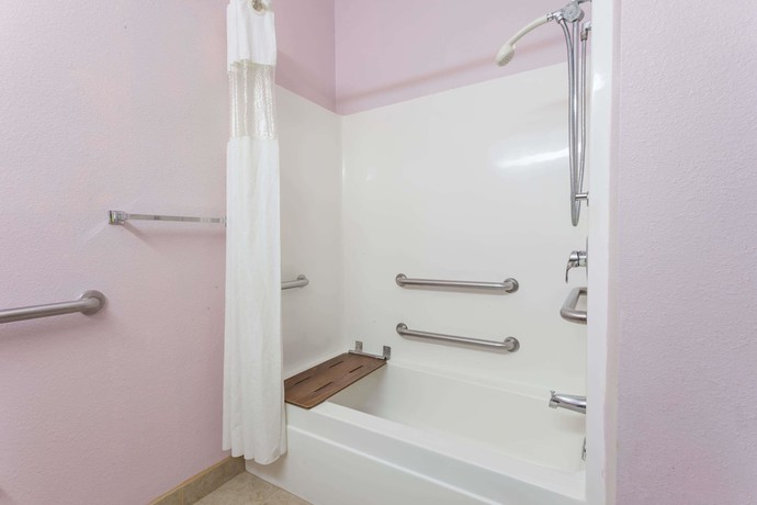Imagen de la habitación del Hotel Howard Johnson by Wyndham Airport. Foto 13