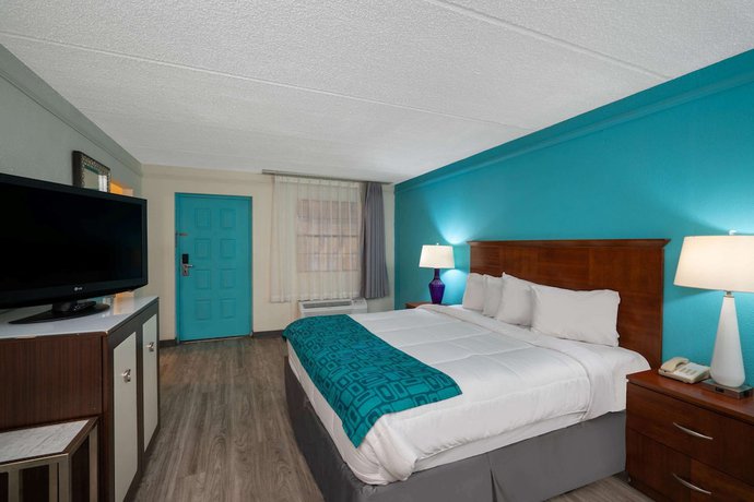 Imagen de la habitación del Hotel Howard Johnson by Wyndham Atlanta College Park. Foto 5