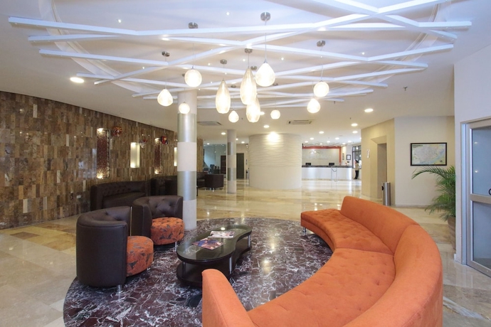 Imagen de los interiores del Hotel Howard Johnson by Wyndham Barranquilla Versalles. Foto 19