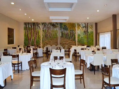 Imagen del bar/restaurante del Hotel Howard Johnson by Wyndham Carilo Convention Center. Foto 12