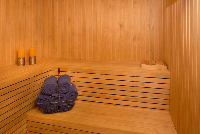 Imagen de la piscina del Hotel Howard Johnson by Wyndham Chascomus. Foto 20