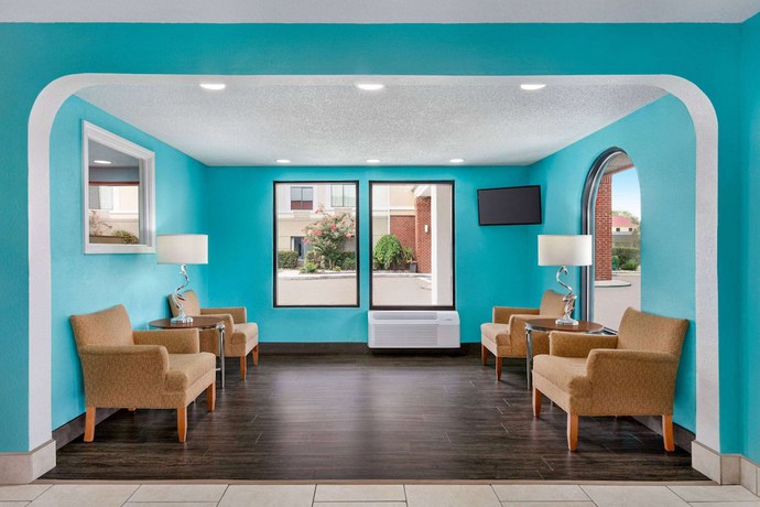 Imagen de los interiores del Hotel Howard Johnson by Wyndham Chattanooga Lookout Mountain I-24. Foto 18