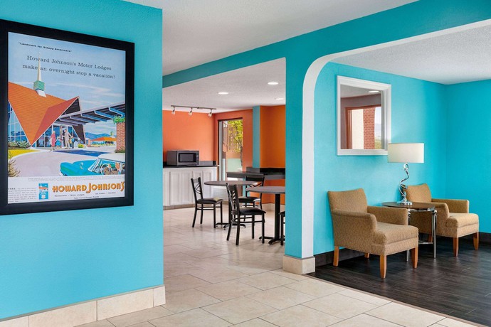 Imagen de los interiores del Hotel Howard Johnson by Wyndham Chattanooga Lookout Mountain I-24. Foto 19