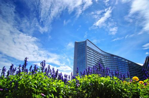 Imagen general del Hotel Howard Johnson by Wyndham City of Flower Hotel Kunming. Foto 2