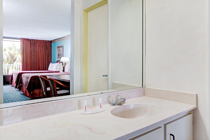 Imagen de la habitación del Hotel Howard Johnson by Wyndham Clearwater/Dunedin. Foto 5