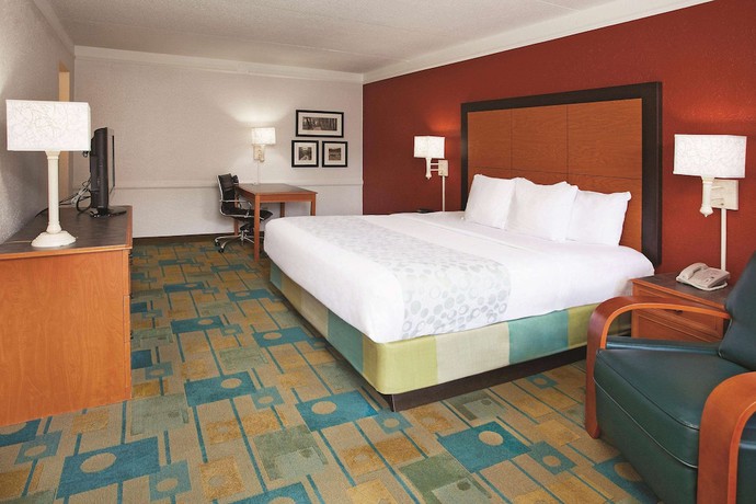 Imagen de la habitación del Hotel Howard Johnson by Wyndham Columbus Fort Moore. Foto 5