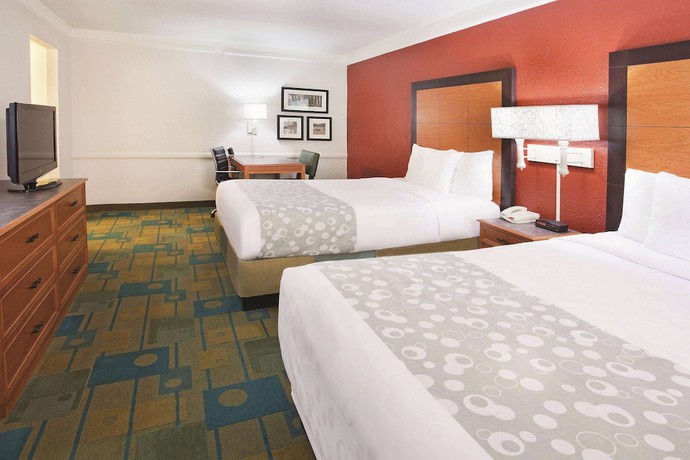 Imagen de la habitación del Hotel Howard Johnson by Wyndham Columbus Fort Moore. Foto 7