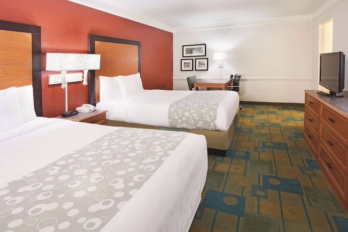 Imagen de la habitación del Hotel Howard Johnson by Wyndham Columbus Fort Moore. Foto 10