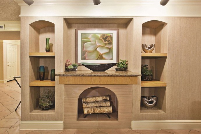 Imagen de los interiores del Hotel Howard Johnson by Wyndham Columbus Fort Moore. Foto 15